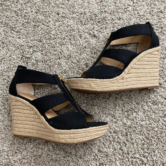 Michael Kors Zippered Wedge Sandals-Black-Size 8.5M-Excellent Condition! - Picture 7 of 8